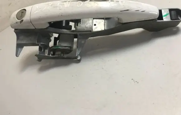 Peugeot 207 Front door exterior handle 9680168680