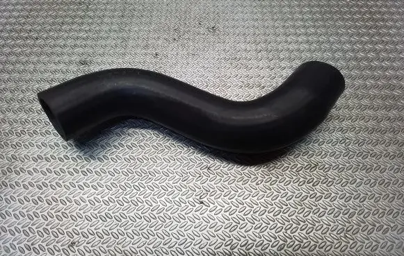 Mercedes-Benz Sprinter W901 W902 W903 W904 Engine coolant pipe/hose A9015011882