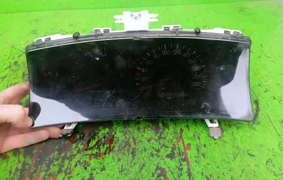 Toyota Corolla E120 E130 Speedometer (instrument cluster) 8380012E20