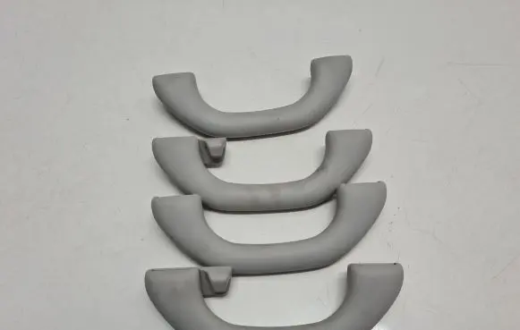Volkswagen Touran I A set of handles for the ceiling 1T0867607A 1T0867607