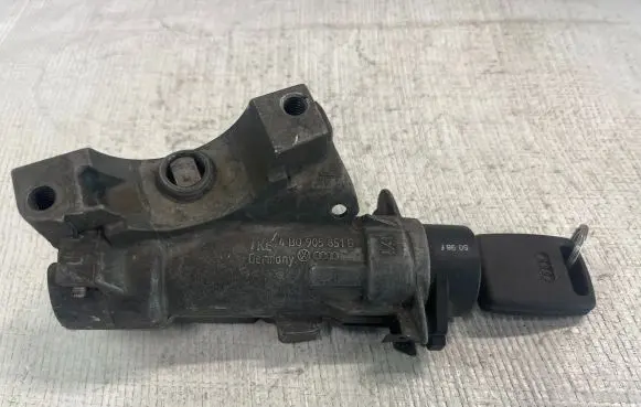 Volkswagen PASSAT B5 Ignition lock contact 4B0905851B