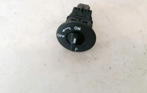 Passenger airbag on/off switch