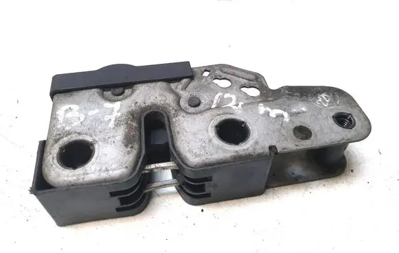 Volkswagen PASSAT B7 Engine bonnet (hood) release handle 3C1823187