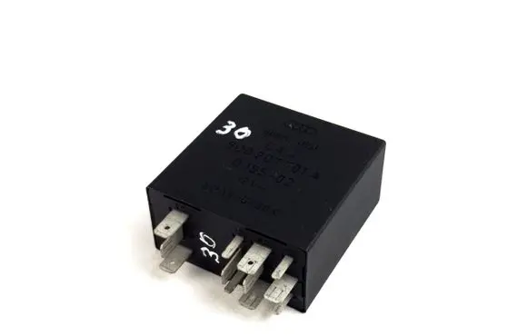 Volkswagen PASSAT B5.5 Light relay 8d0907701a