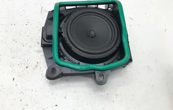 BMW 3 G20 G21 Subwoofer speaker 2622806 18353410