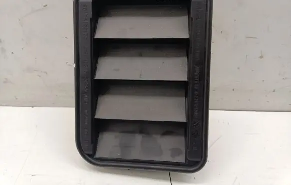 BMW 1 F40 Quarter panel pressure vent 9315934
