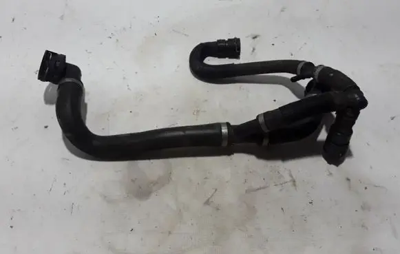 Engine coolant pipe/hose