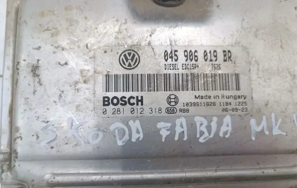 Skoda Fabia Mk1 (6Y) Engine control unit/module 045906019BR 0281012318