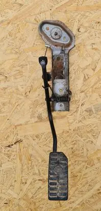 Nissan Almera Tino Accelerator throttle pedal