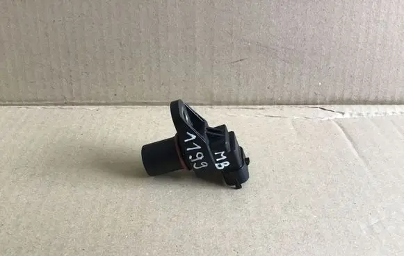 Mercedes-Benz C W203 Camshaft speed sensor 0051531328 A0051531328