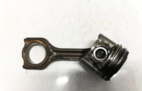 Volvo V50 Piston with connecting rod