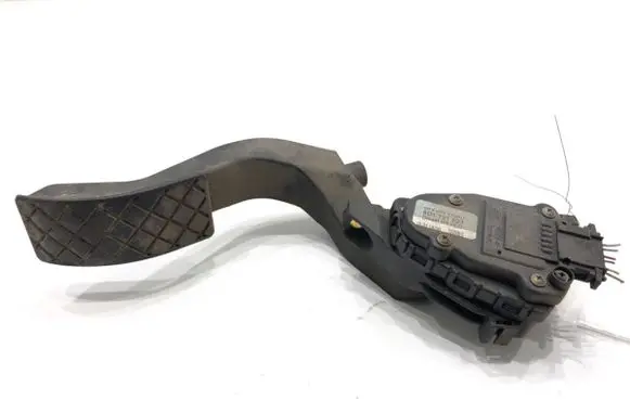 Audi A4 S4 B5 8D Accelerator throttle pedal 8D1721523