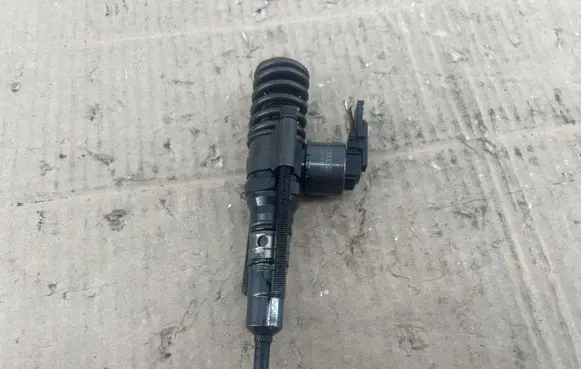 Audi A4 S4 B8 8K Fuel injector 0414720404