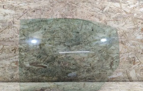 Opel Mokka B Rear door window glass