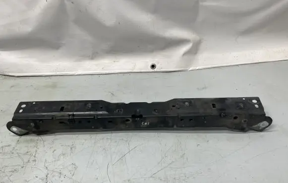 Opel Insignia A Radiator support slam panel bracket 13593676