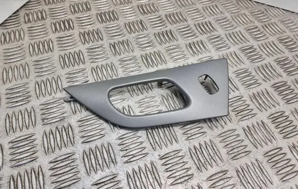 Peugeot 407 Rear door handle trim 964692987702