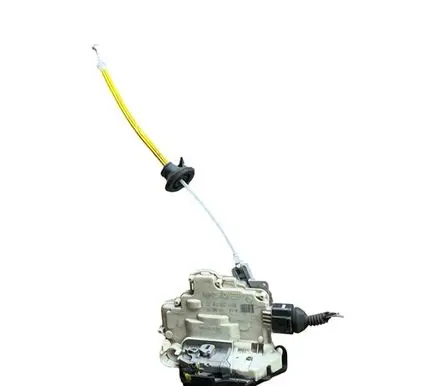 Audi A3 S3 8P Front door lock 4F2837016B