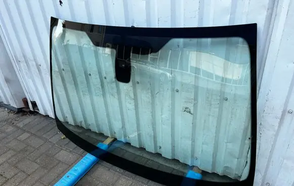 Ford Mondeo MK IV Front windscreen/windshield window 43R001585 AS1M12501DOT682
