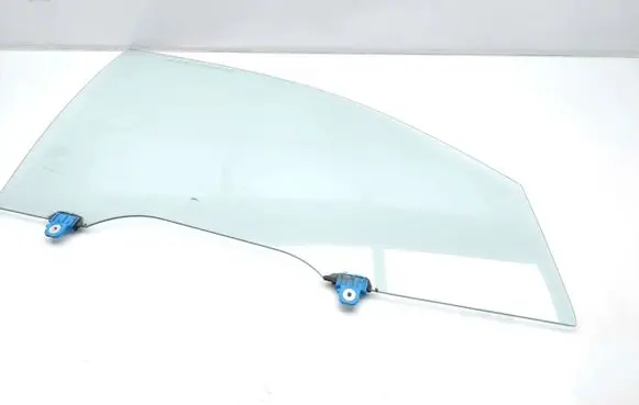 Mitsubishi Outlander Front door window glass four-door E643-00014