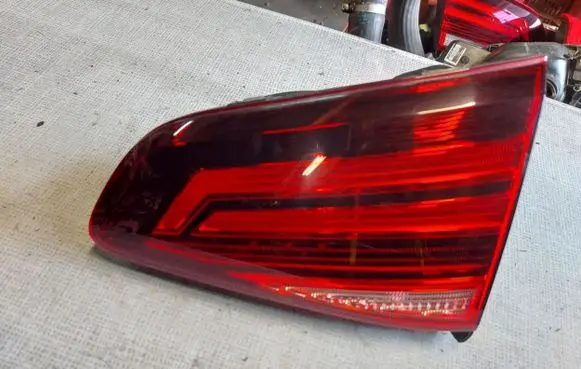 Volkswagen Golf VII Tailgate rear/tail lights 5G0945310C