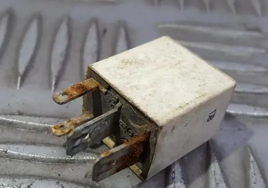 Ford Escort Other relay 88AG13L028AA A1008-X006