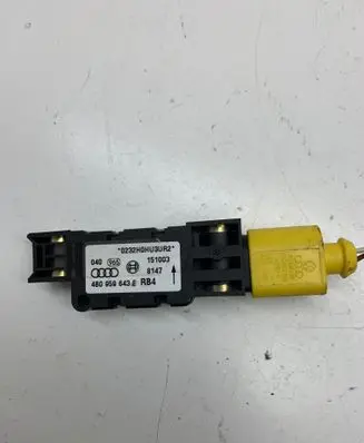 Audi A6 S6 C5 4B Airbag deployment crash/impact sensor 4B0959643E 151003 0232H0HU3UR2