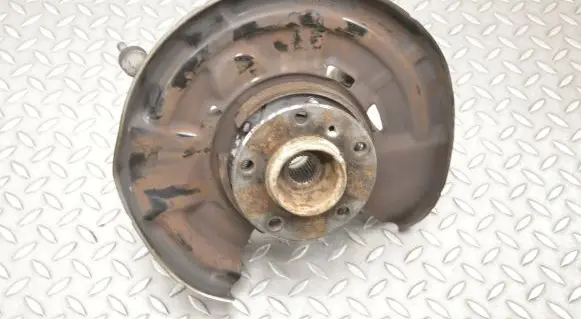 BMW 2 F22 F23 Rear wheel hub