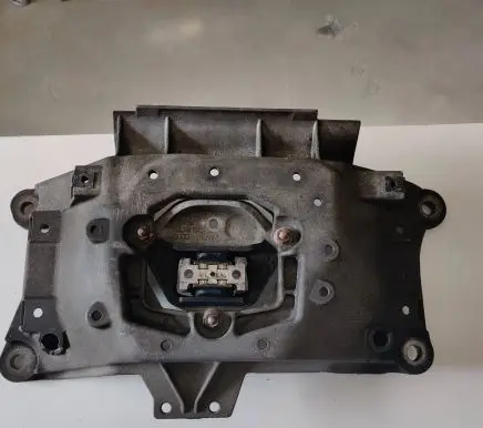 Gearbox mounting bracket