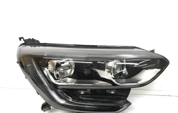Renault Megane IV Headlight/headlamp 260108478R 90060925 90060925006B