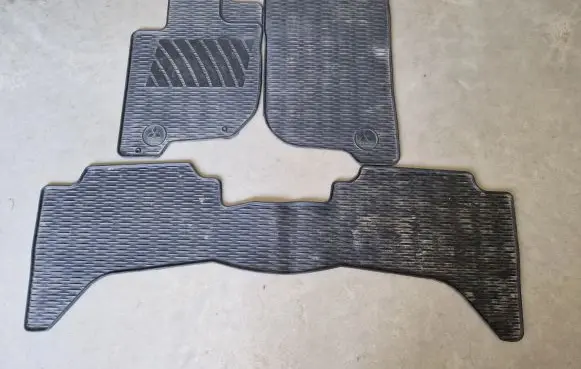 Mitsubishi L200 Car floor mat set 