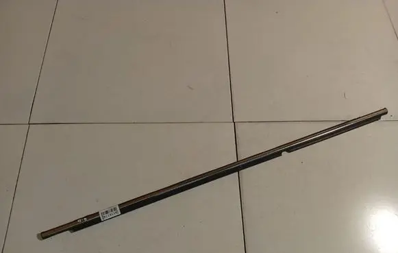 Toyota Avensis T250 Rear door glass trim molding