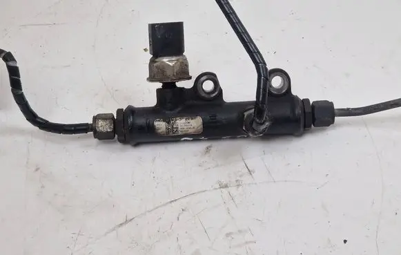 Peugeot 607 Fuel main line pipe 5WS40128 A2C20001257 4R8Q9C066AE