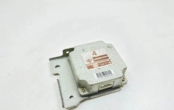 Nissan X-Trail T30 Torque split ecu control unit/module 41650EQ070 A68000U06