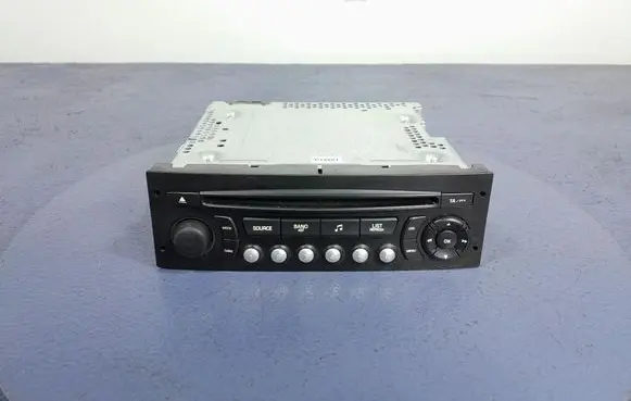 Radio/CD/DVD/GPS head unit