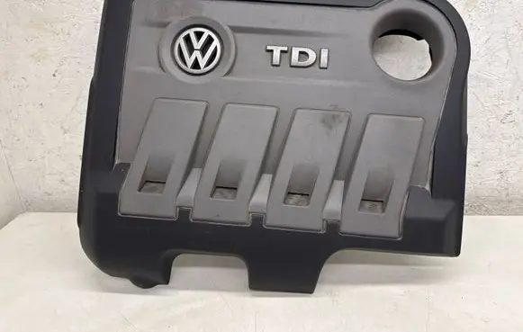 Volkswagen PASSAT B7 Engine cover (trim) 03L103925R 03L103925S