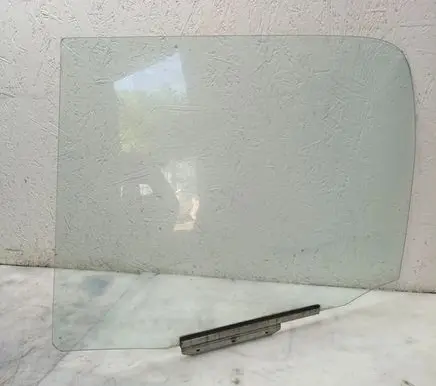 Toyota Yaris Verso Rear door window glass E643R005834