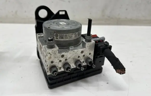 Volkswagen Arteon Shooting Brake ABS Pump 5Q0614517GD