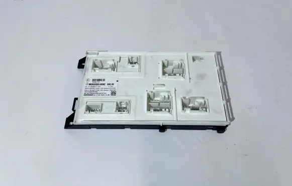 Mercedes-Benz GLA W156 X156 SAM control unit A1569007702