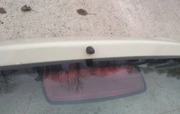 Nissan Micra Third/center stoplight