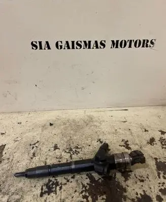 Nissan Almera Tino Fuel injector