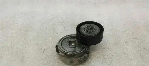 Land Rover Range Rover Evoque L538 Timing belt tensioner LR003651