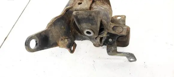 Toyota Corolla Verso E121 Engine mount bracket