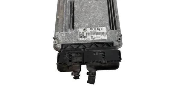 Skoda Octavia Mk2 (1Z) Engine control unit/module 03G906016DJ 0281011883 1039S06266