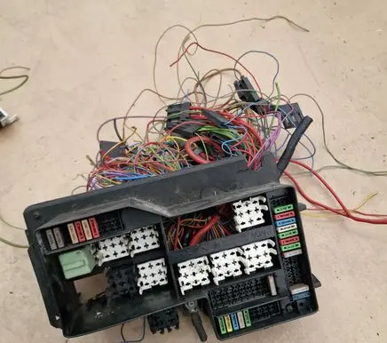BMW 3 E36 Fuse box set 61131387590