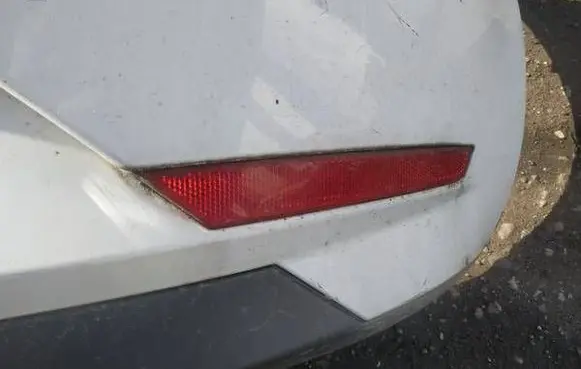 Rear tail light reflector