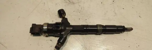 Toyota Land Cruiser (J120) Fuel injector 2367030020 10D08507