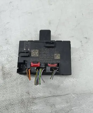 Skoda Yeti (5L) Door control unit/module 7N0959795E 2840099410300