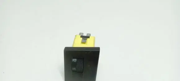 Opel Omega B2 Seat heating switch 09147901 501795 2273280
