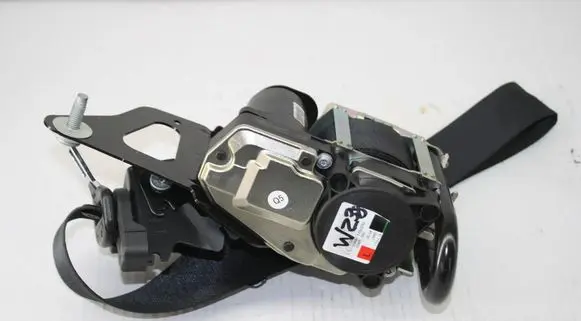 Mercedes-Benz E W213 Front seatbelt 