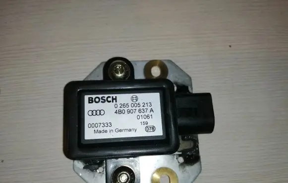 Audi A6 S6 C5 4B ESP acceleration yaw rate sensor 4B0907637A 0265005213